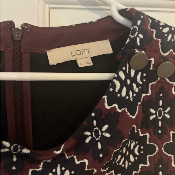 LOFT Elegant Burgandy short sleeve size 12 dress - Picture 3 of 5